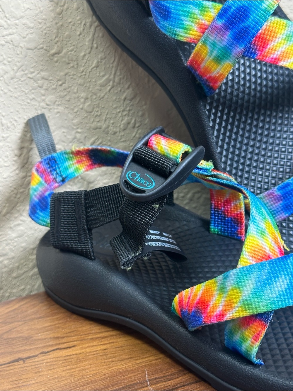 Chaco Kids' Z/1 EcoTread Sandals Vibrant Rainbow Tie-Dye Hiking Red Blue Size 3 - Picture 2 of 11